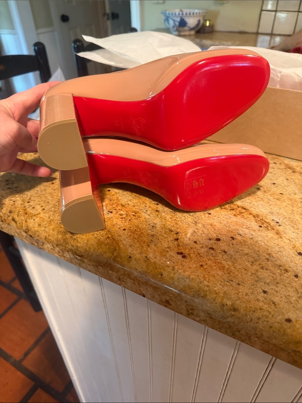 Never worn Louboutin 7.5 nude heels - Picture 4 of 8